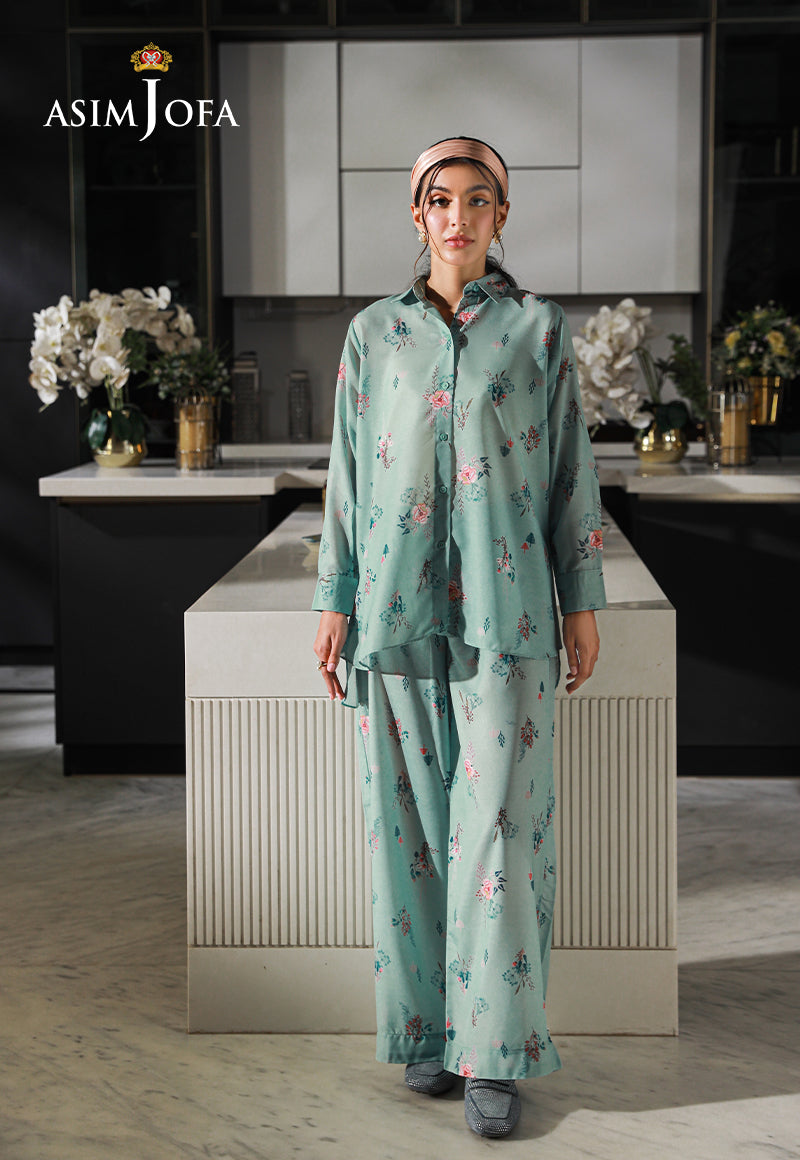 Fox ichida porno rasmlar Qattiq kiyimdagi gozal qora tanli ayollarning fotosuratlari