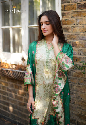 Rania Jofa Emerald RJPS-06 cream charmeuse silk vintage printed shirt with emerald green dupatta – upper body close-up eyes-down pose London brick wall view