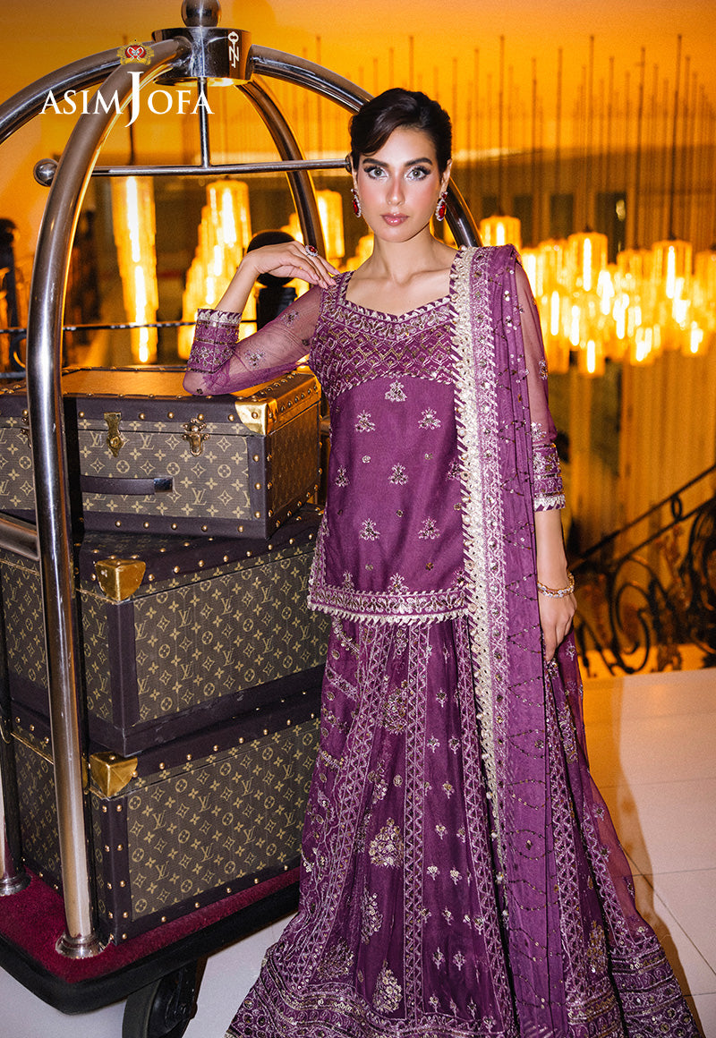 iqra aziz purple dress Iqra Aziz For Mina Hassan Luxury Unstitched Collection Zeenat Style