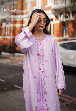 Rania Jofa Lyra RJPS-01 lilac charmeuse silk embroidered long shirt – upper body front facing outdoor view