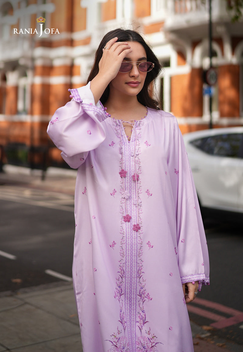 Rania Jofa Lyra RJPS-01 lilac charmeuse silk embroidered long shirt – upper body front facing outdoor view